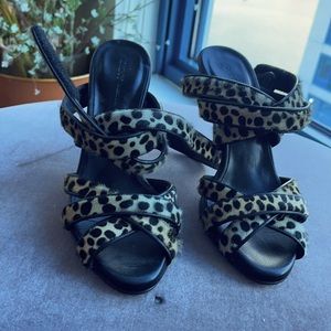 DKNY Print sling back